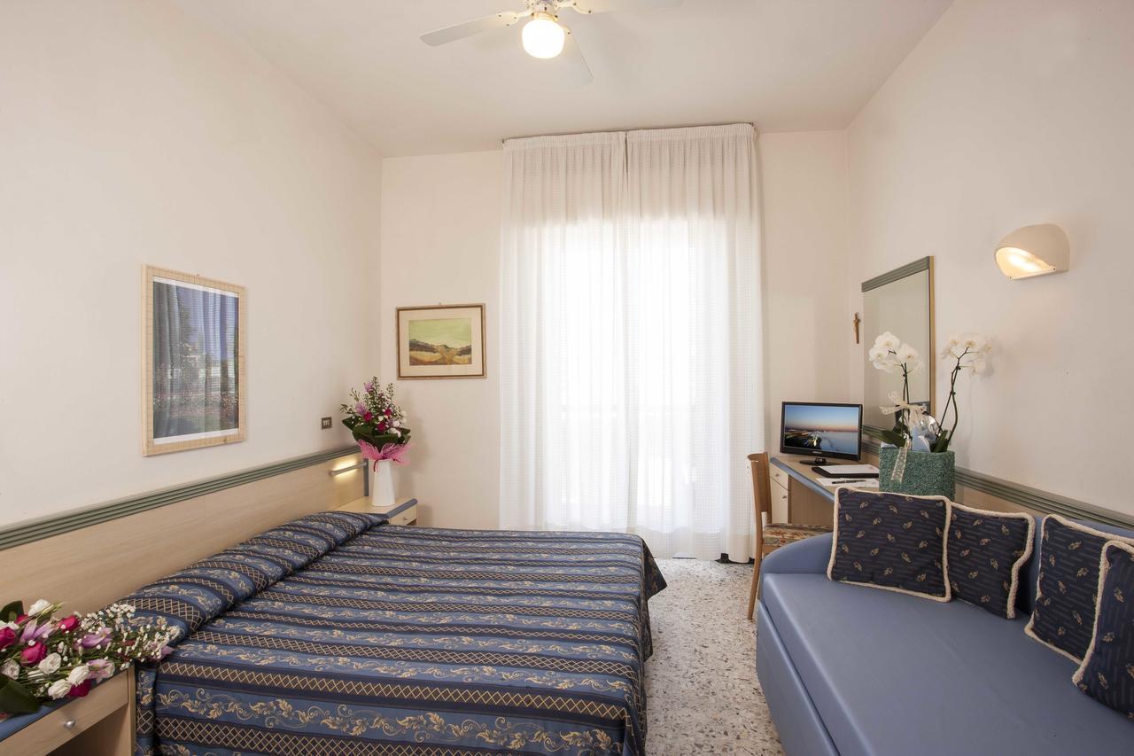 Hotel Brig Cattolica Exterior foto