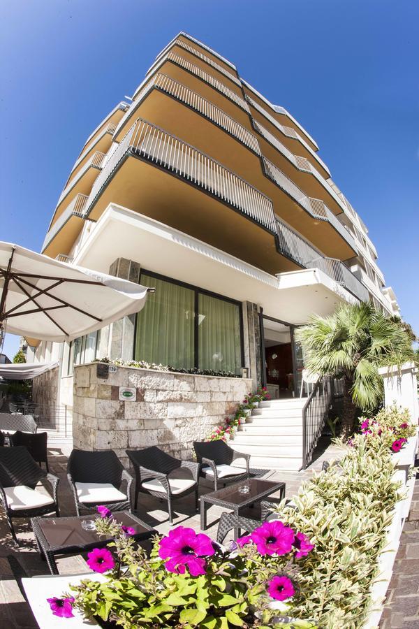 Hotel Brig Cattolica Exterior foto